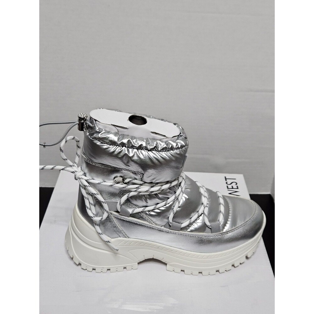 Sz 5 - Nine West Women's Dyme Ankle Boot in a metallic silver puffer style